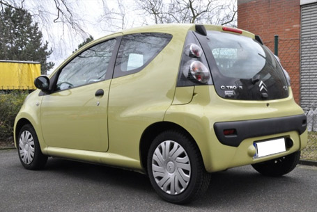 Gelber Citroen C1