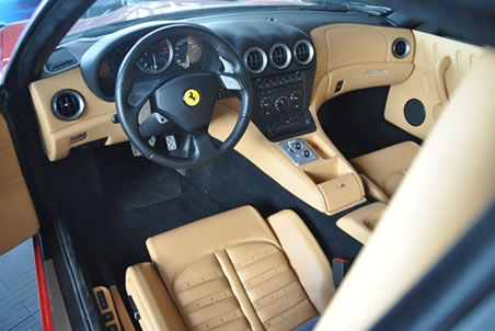 Innenraum des Ferraris 575 Maranello F1