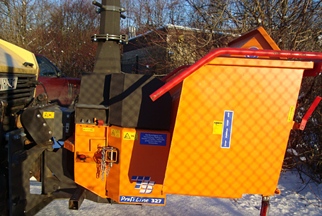 MB Unimog mit Holzzerkleinerer